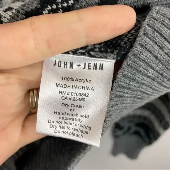 John + Jenn • Turtleneck Sweater - Picture 5 of 6